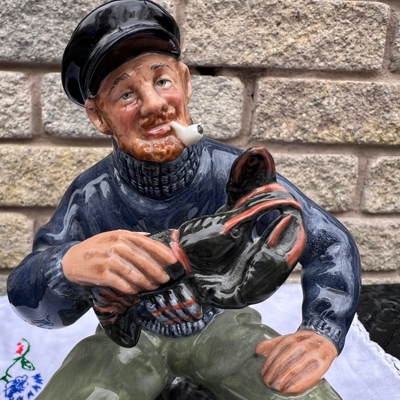 Vintage Royal Doulton's 'The Lobster Man' - Picture 2 of 9